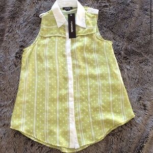 My Michelle sleeveless button down polka dot shirt size junior medium